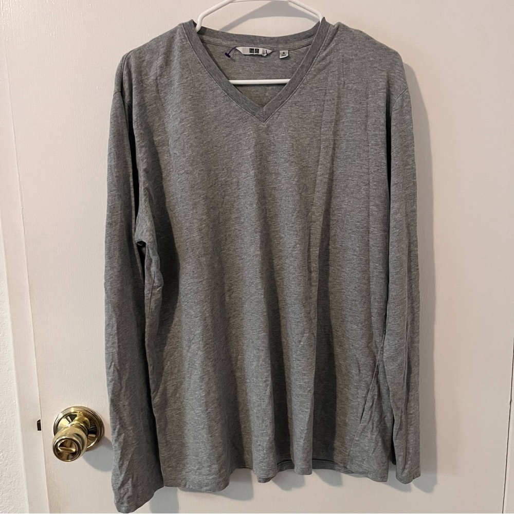 Uniqlo V-Neck Long Sleeve Gray T-Shirt 100% Cotton Casual Comfortable Men’s XL